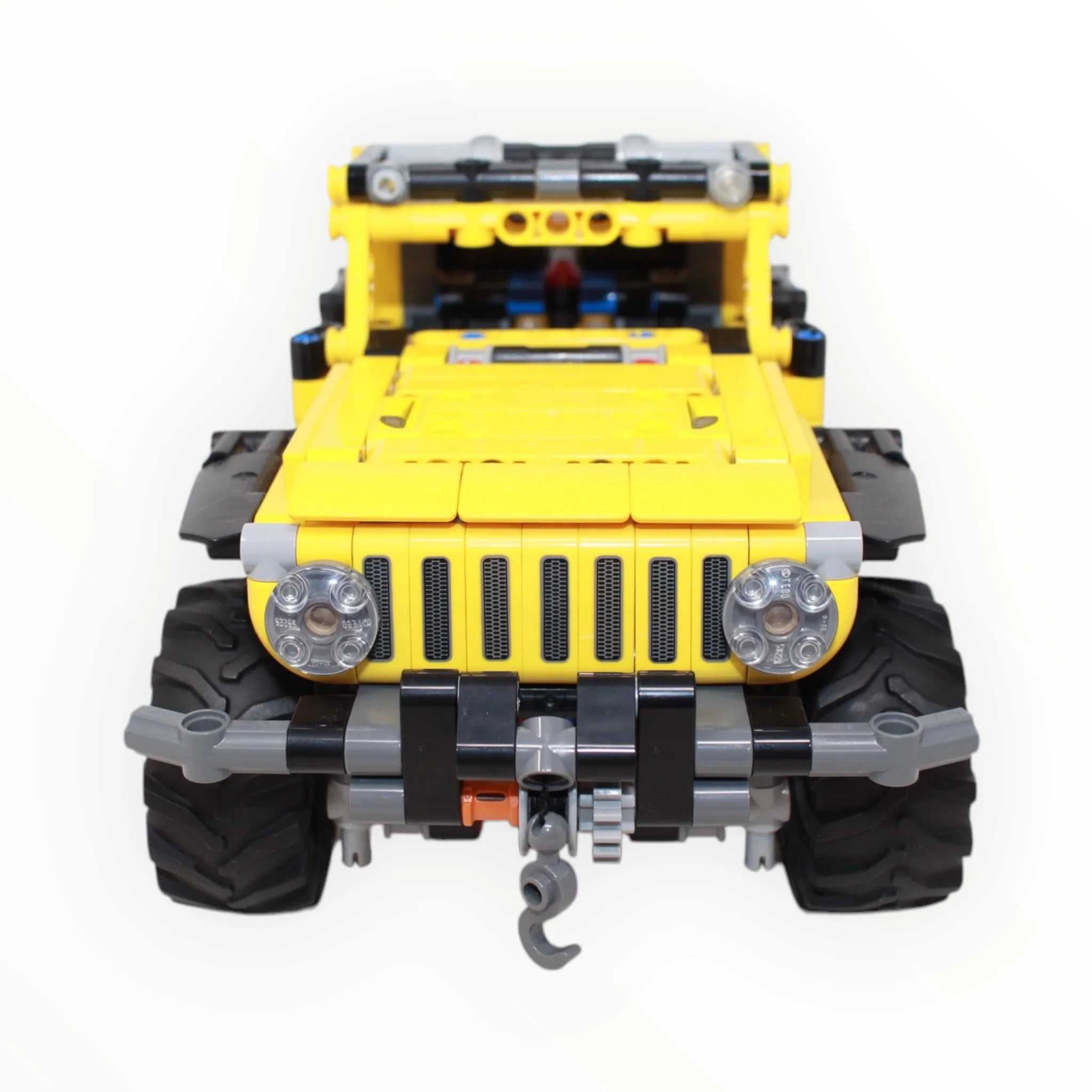 Used Set 42122 Technic Jeep Wrangler - Image 2