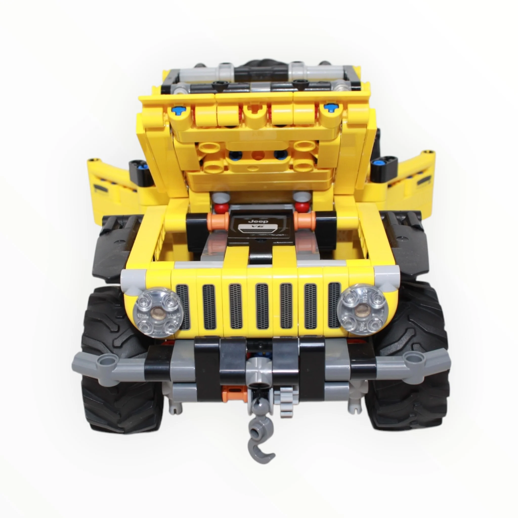 Used Set 42122 Technic Jeep Wrangler - Image 3
