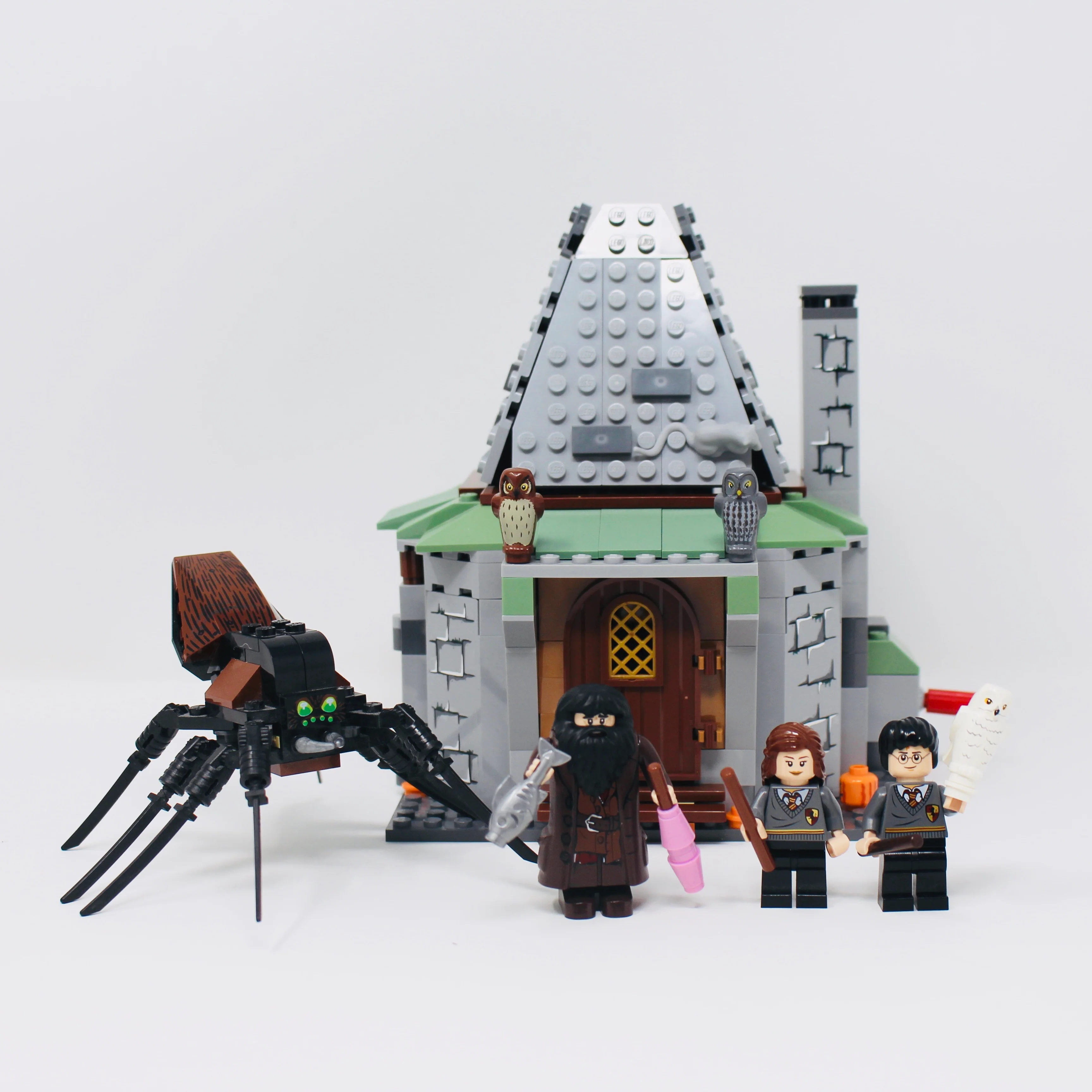 Used Set 4738 Harry Potter Hagrid’s Hut (2010)
