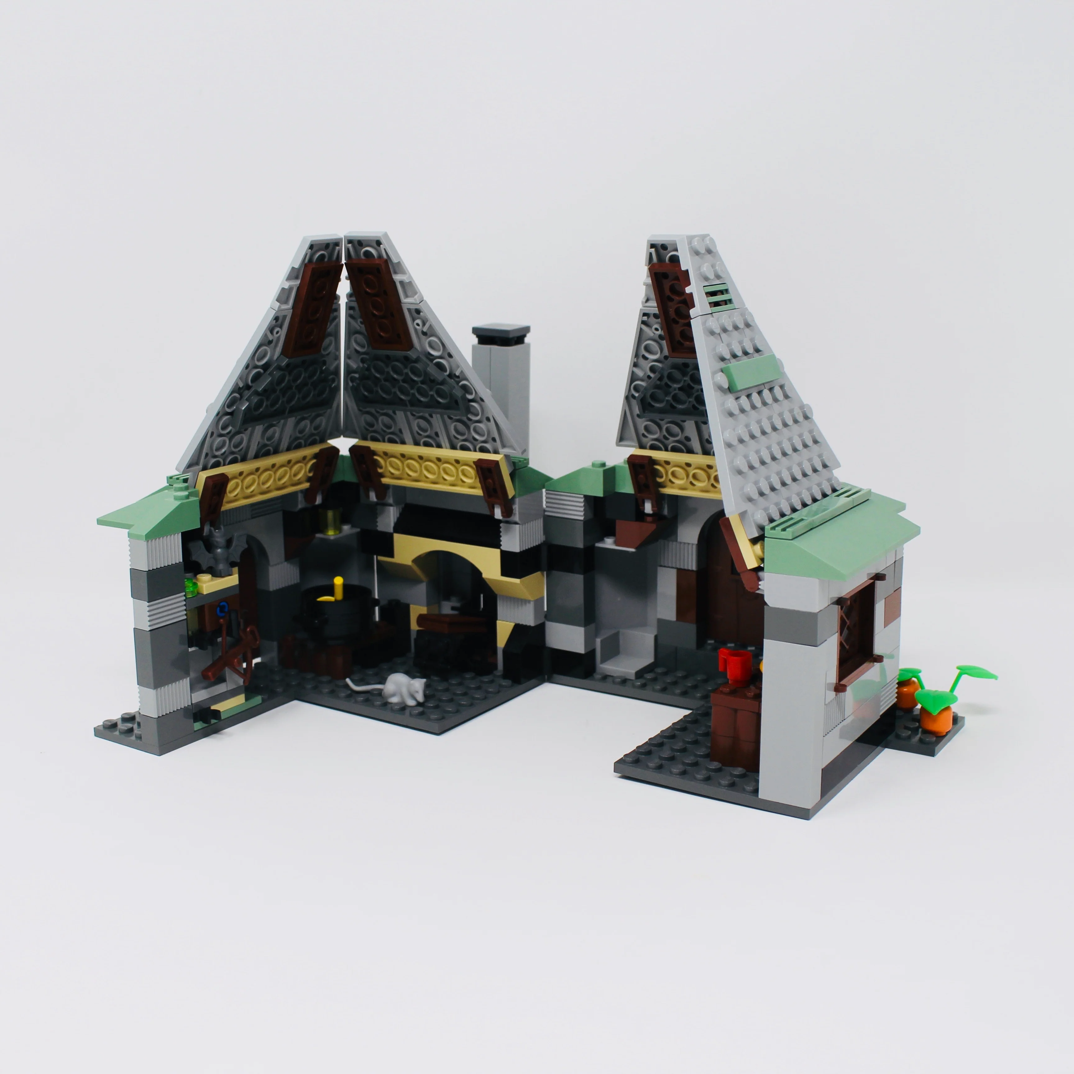 Used Set 4754 Harry Potter Hagrids Hut (2004) - Image 2