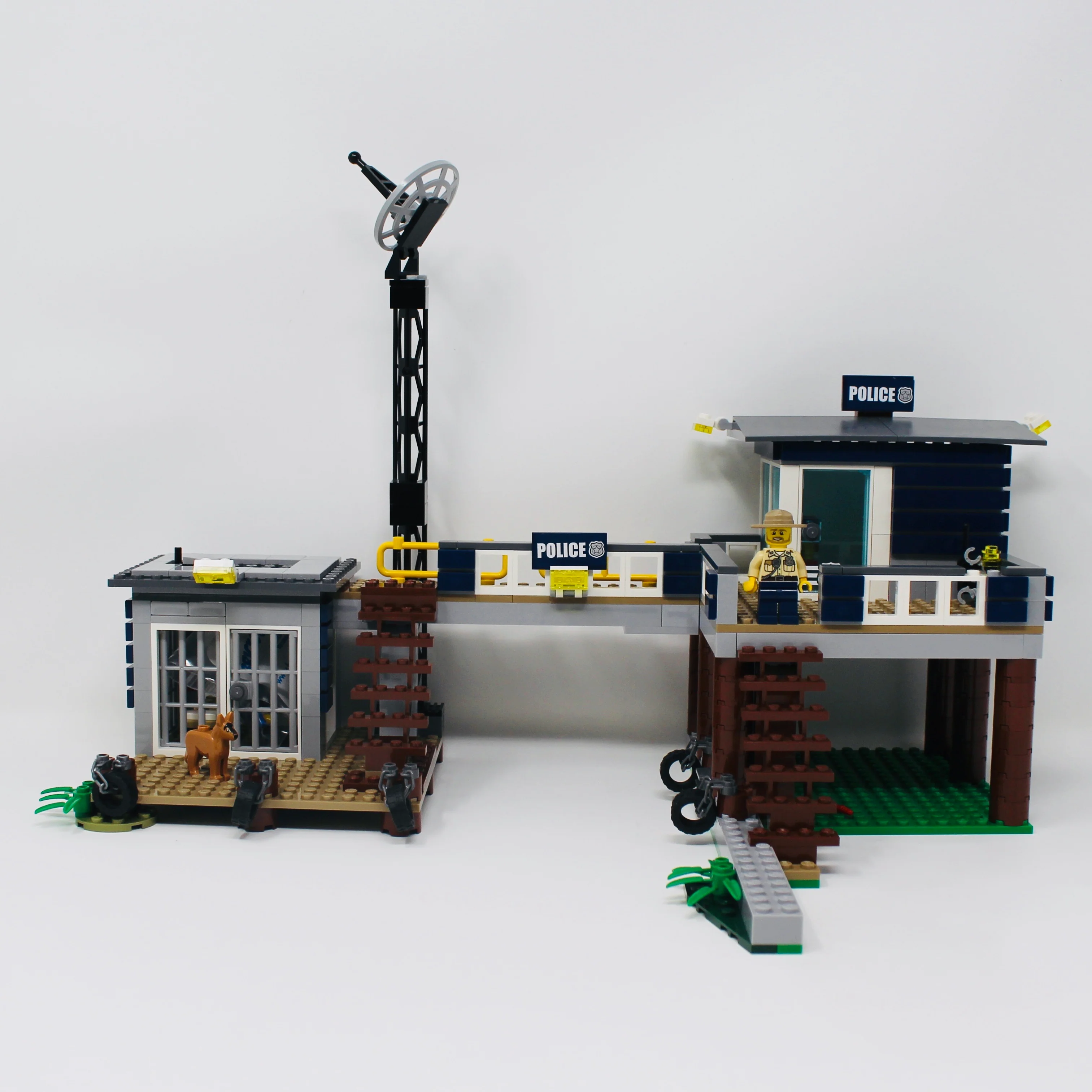 Used Set 60069 City Swamp Police Station - Image 2