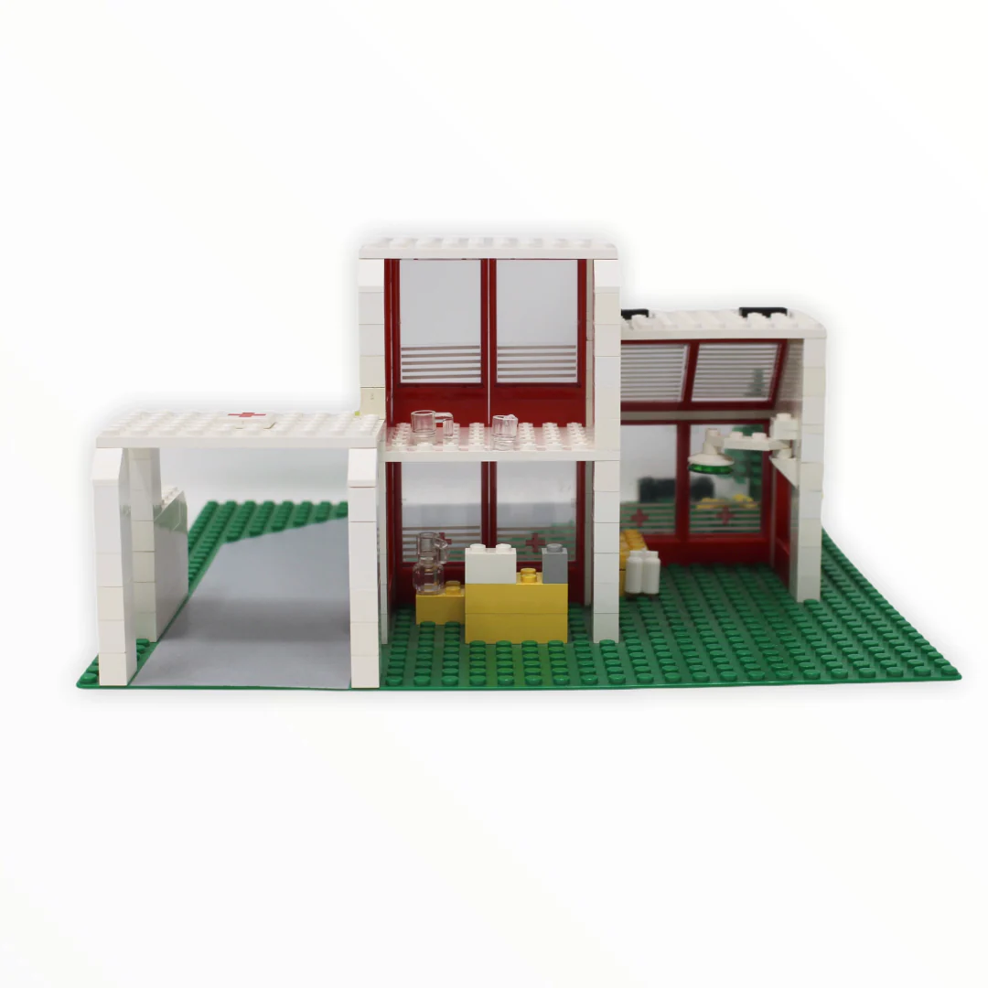 Used Set 6380 LEGO Emergency Treatment Center (St. Marys Hospital) - Image 3