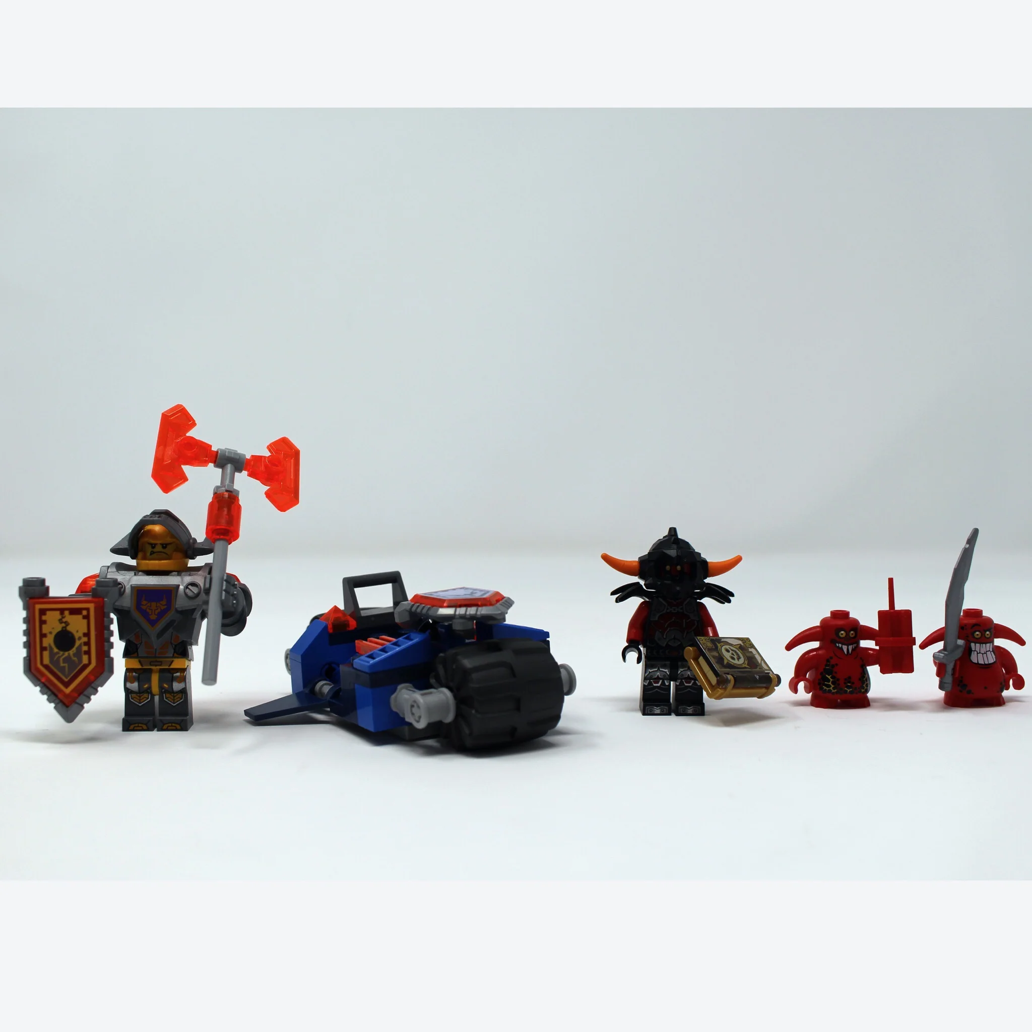 Used Set 70317 Nexo Knights The Fortrex - Image 3