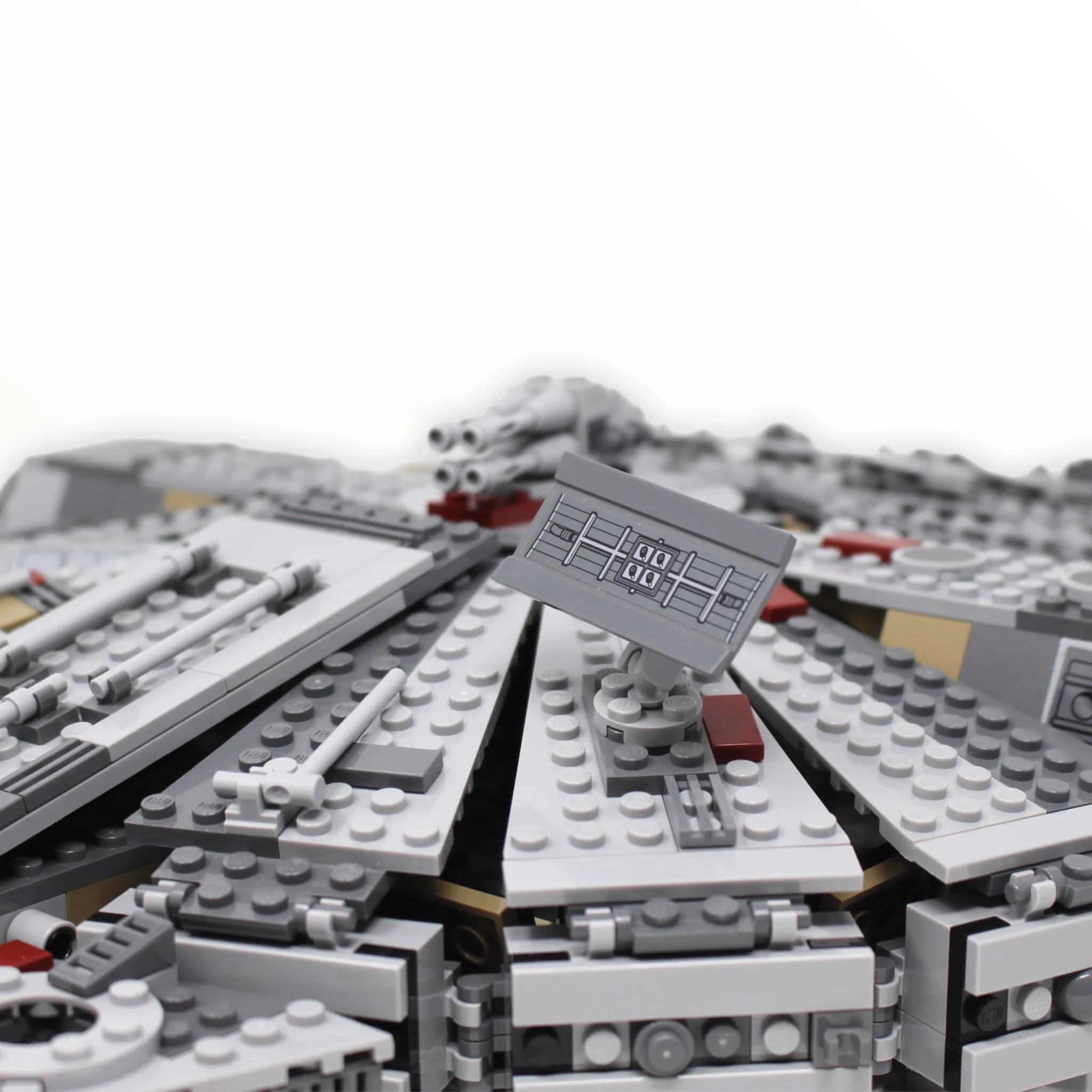 Used Set 75105 Star Wars Millennium Falcon (2015) - Image 2