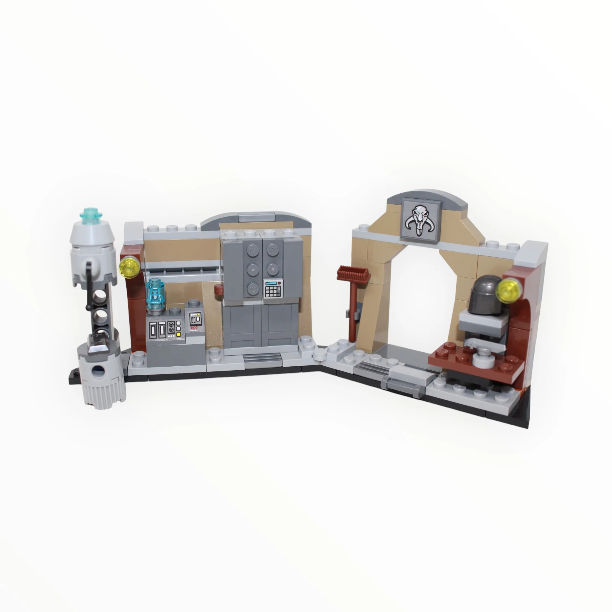 Used Set 75319 Star Wars The Armorer’s Mandalorian Forge - Image 3