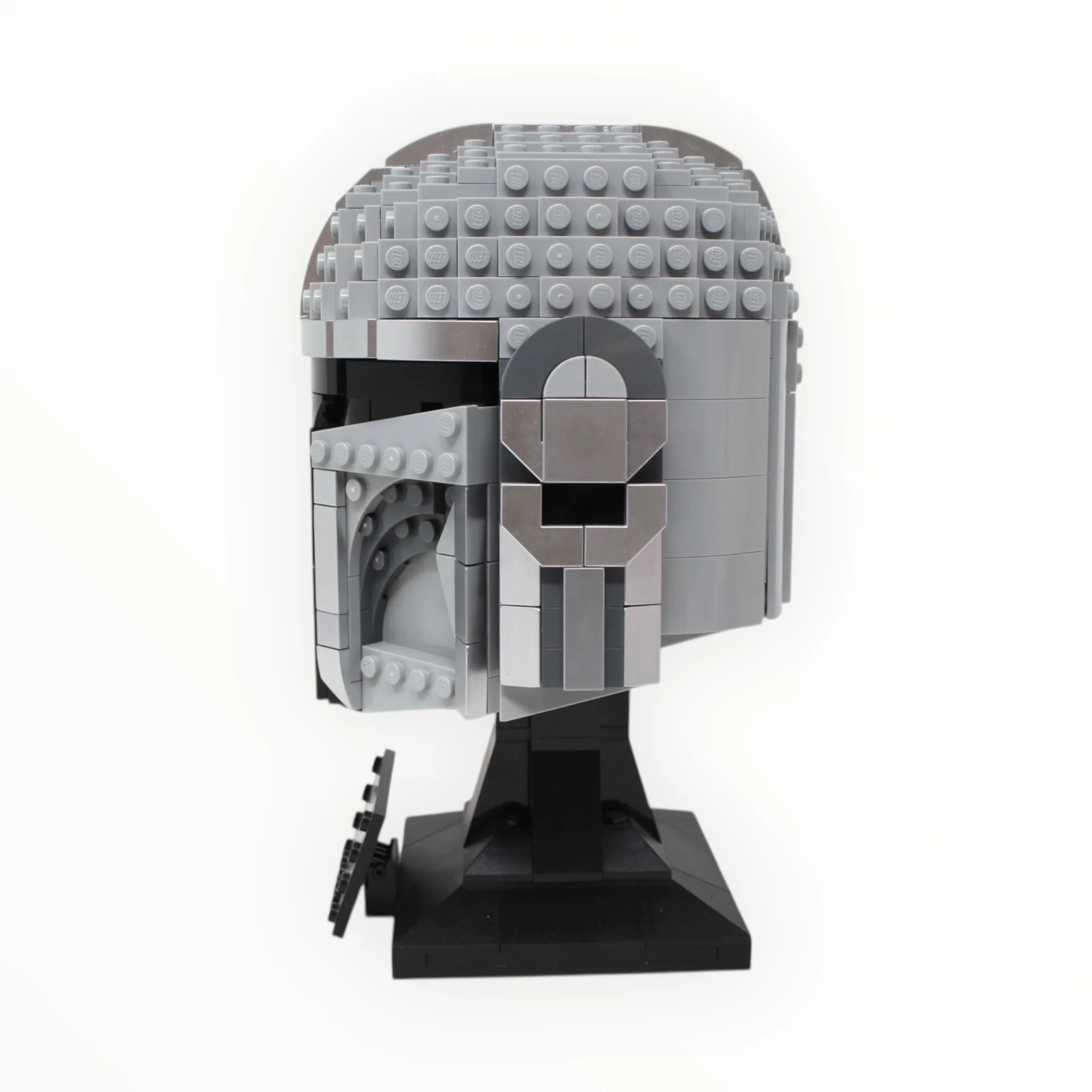 Used Set 75328 Star Wars The Mandalorian Helmet - Image 2