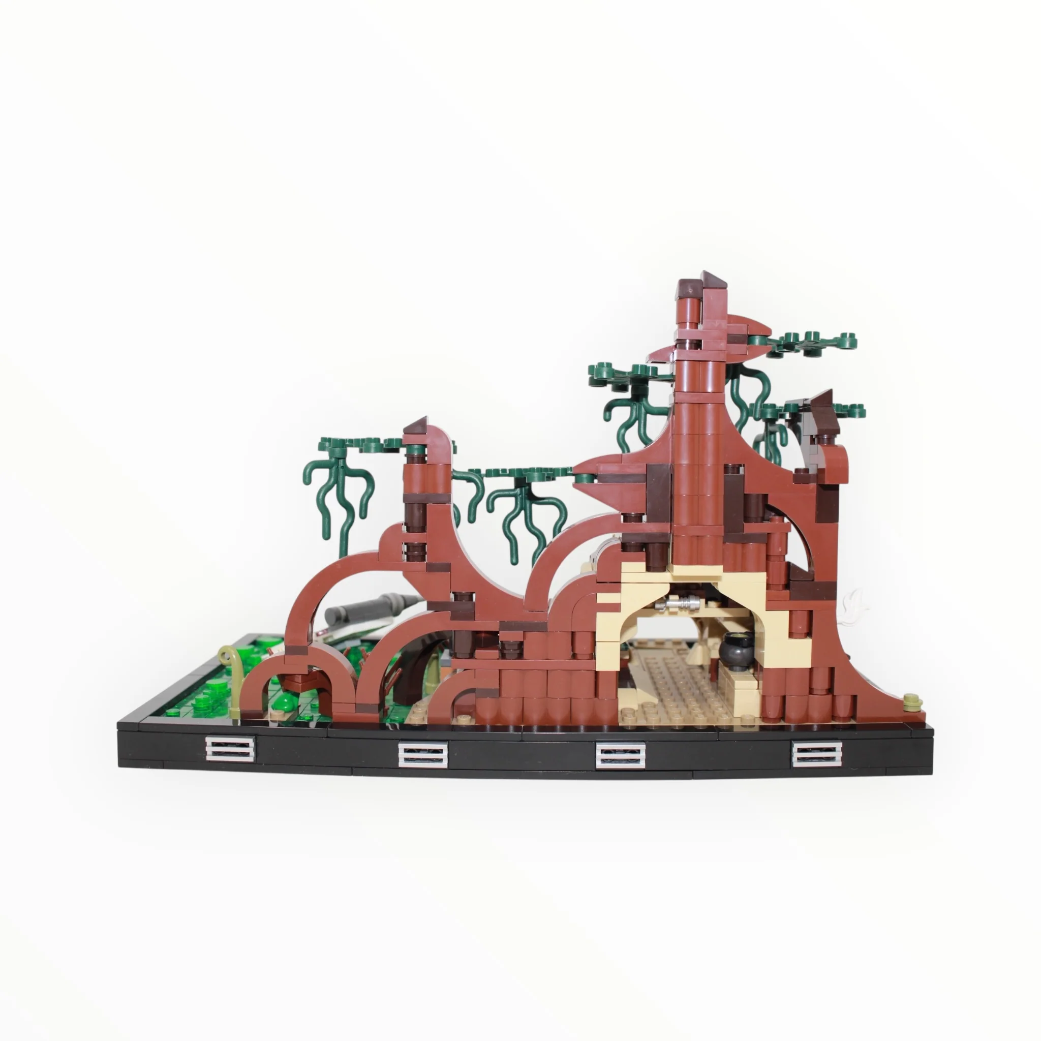 Used Set 75330 Star Wars Dagobah Jedi Training Diorama - Image 3