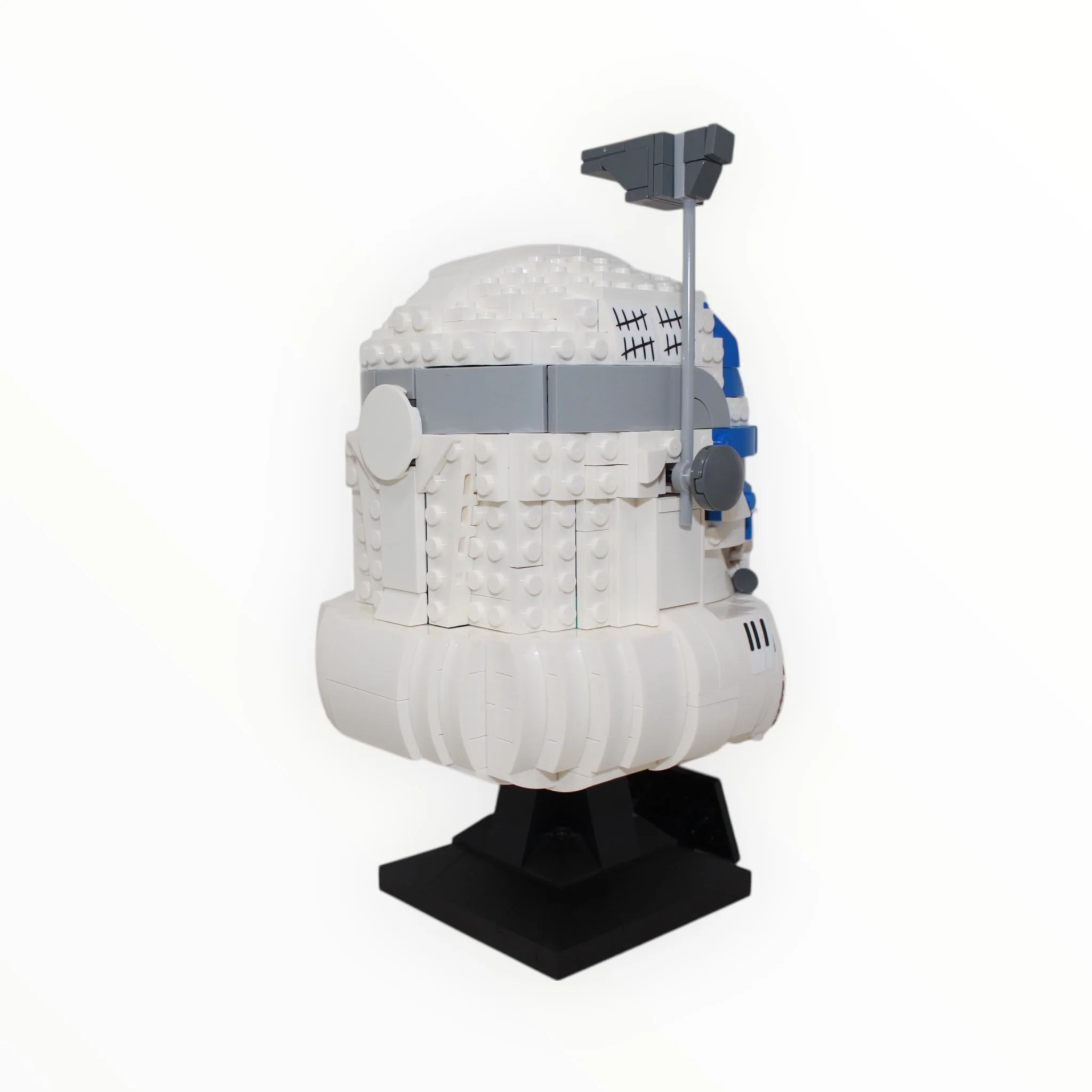 Used Set 75349 Star Wars Captain Rex Helmet - Image 3