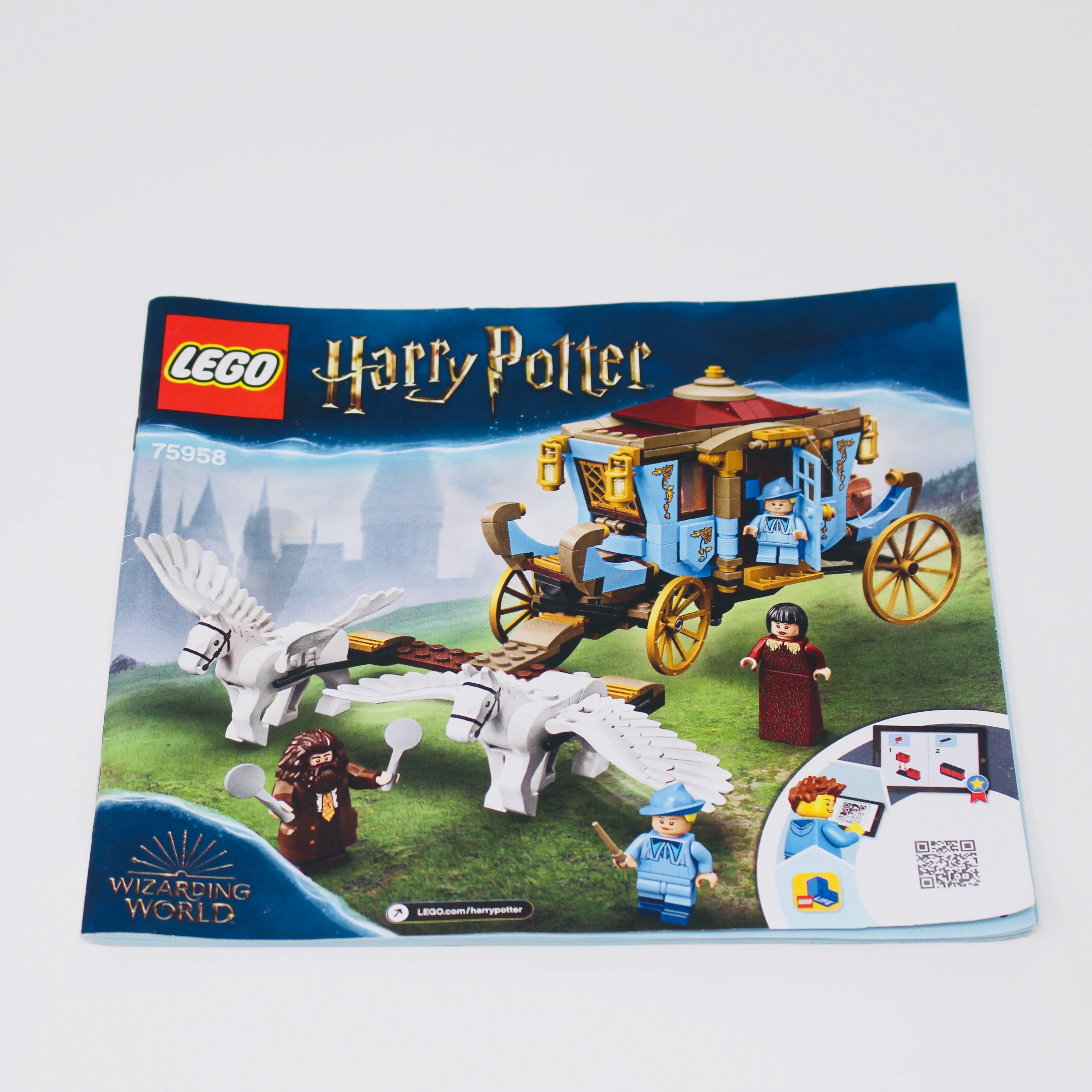 Used Set 75958 Harry Potter Beauxbatons Carriage: Arrival at Hogwarts - Image 3