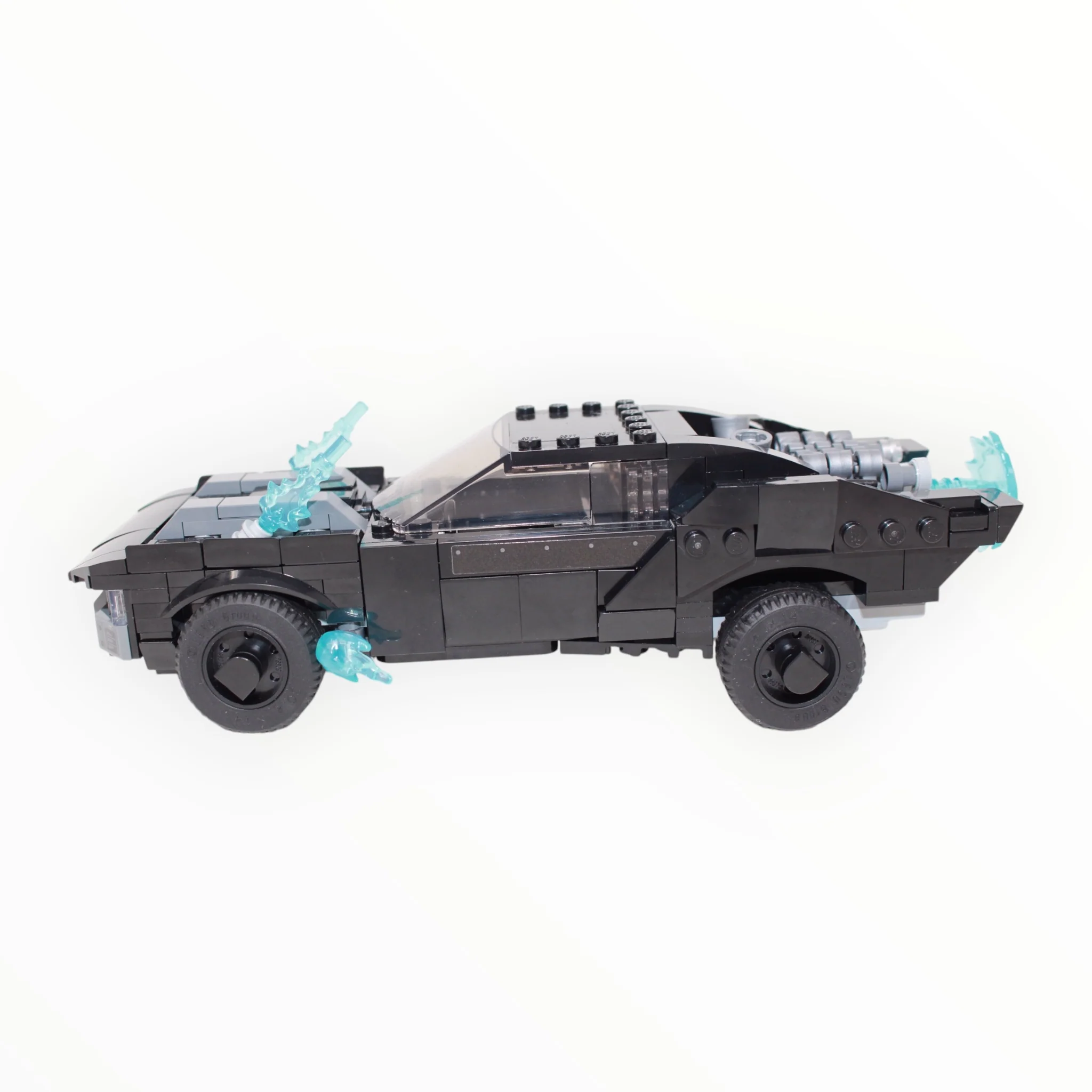 Used Set 76181 The Batman Batmobile: The Penguin Chase - Image 3