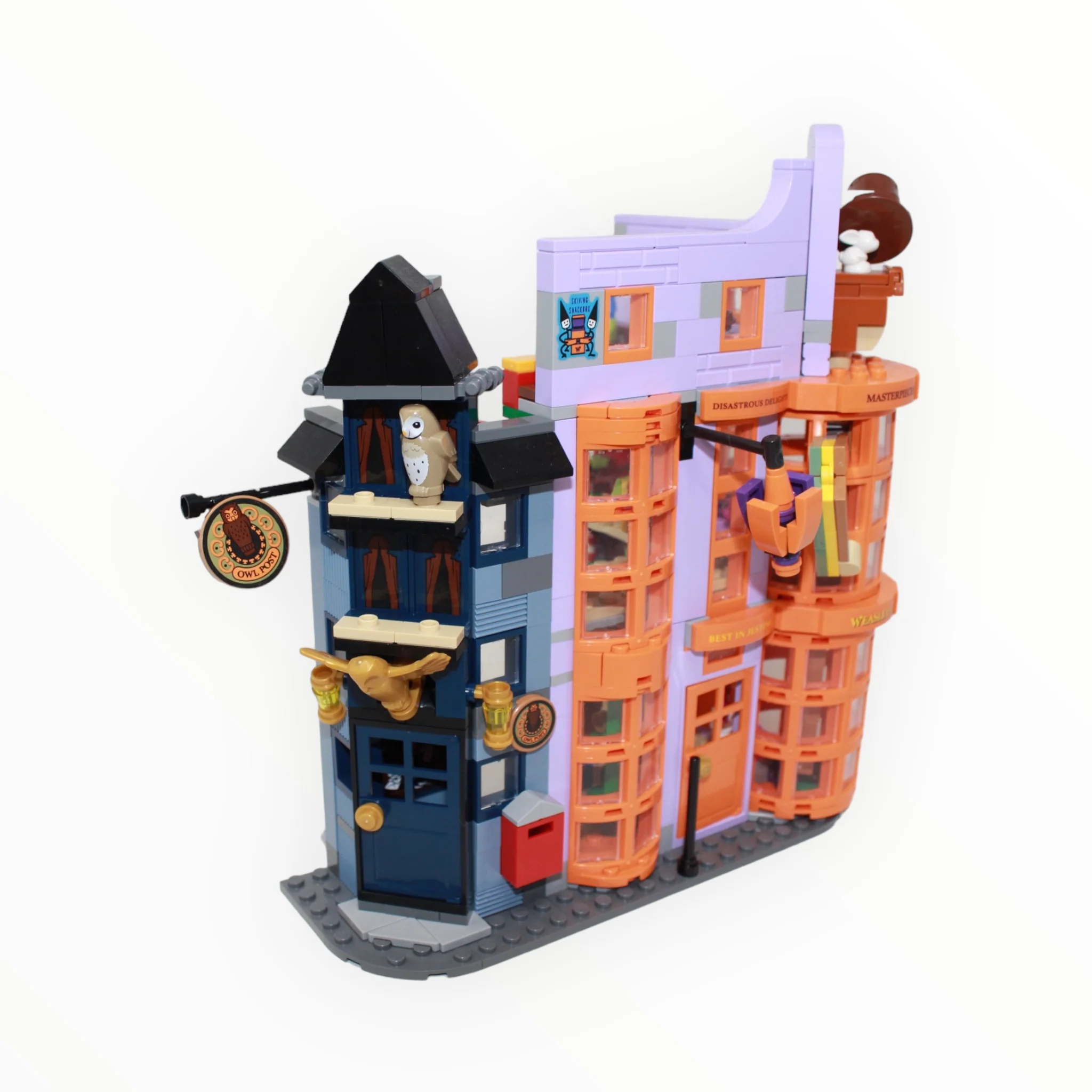 Used Set 76422 Harry Potter Diagon Alley: Weasleys' Wizard Wheezes - Image 2