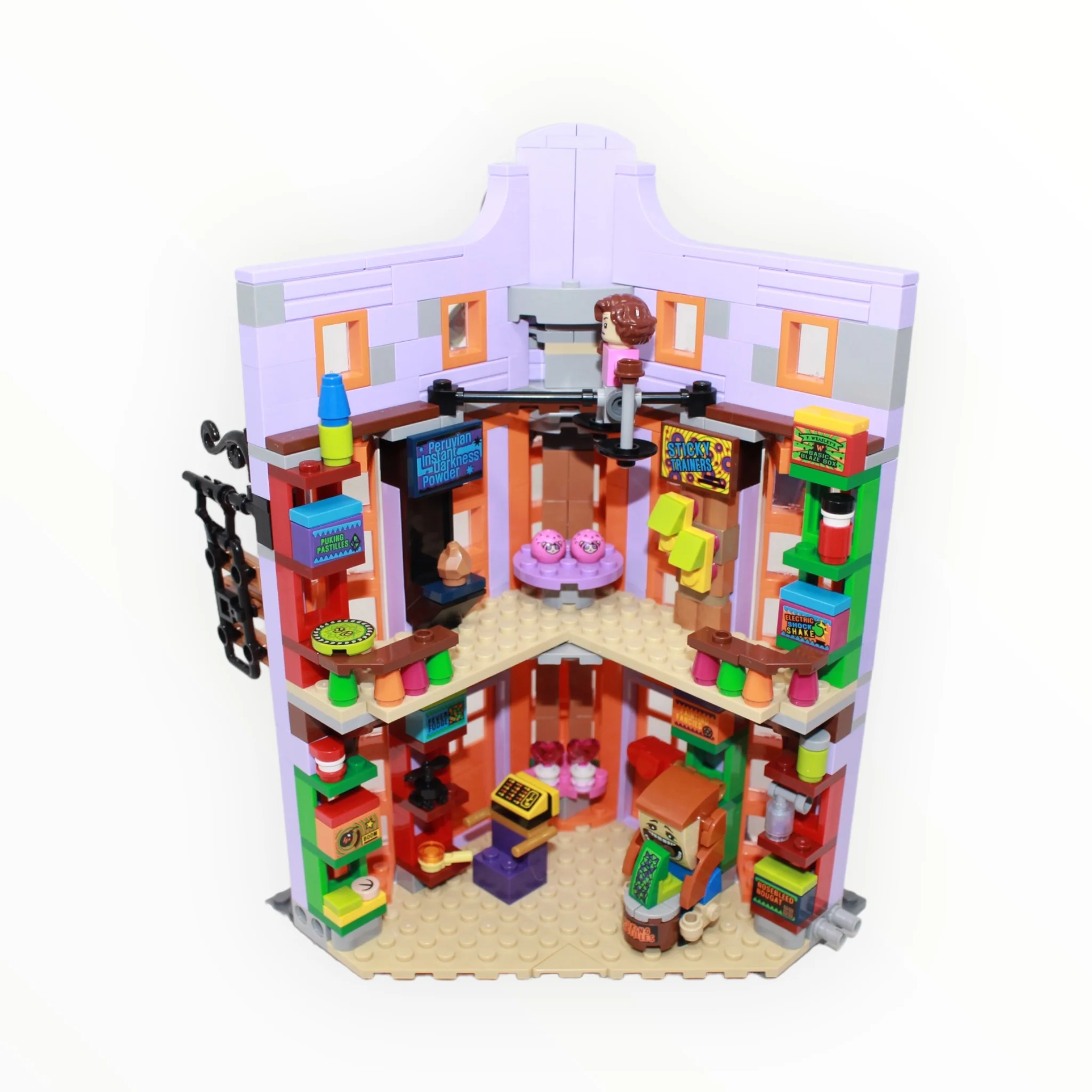 Used Set 76422 Harry Potter Diagon Alley: Weasleys' Wizard Wheezes - Image 3